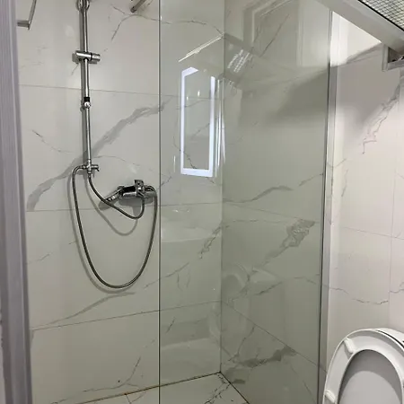 Breeze Auberge de jeunesse Gjokaj
